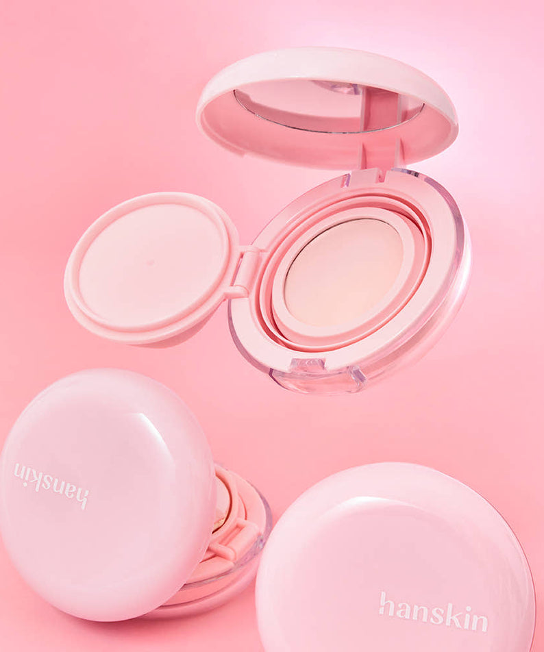 HANSKIN Pink Moisturizing Tone-Up Sun Cushion 8g, marque HANSKIN, coussin solaire rose sur fond rose, en produit maquillage.