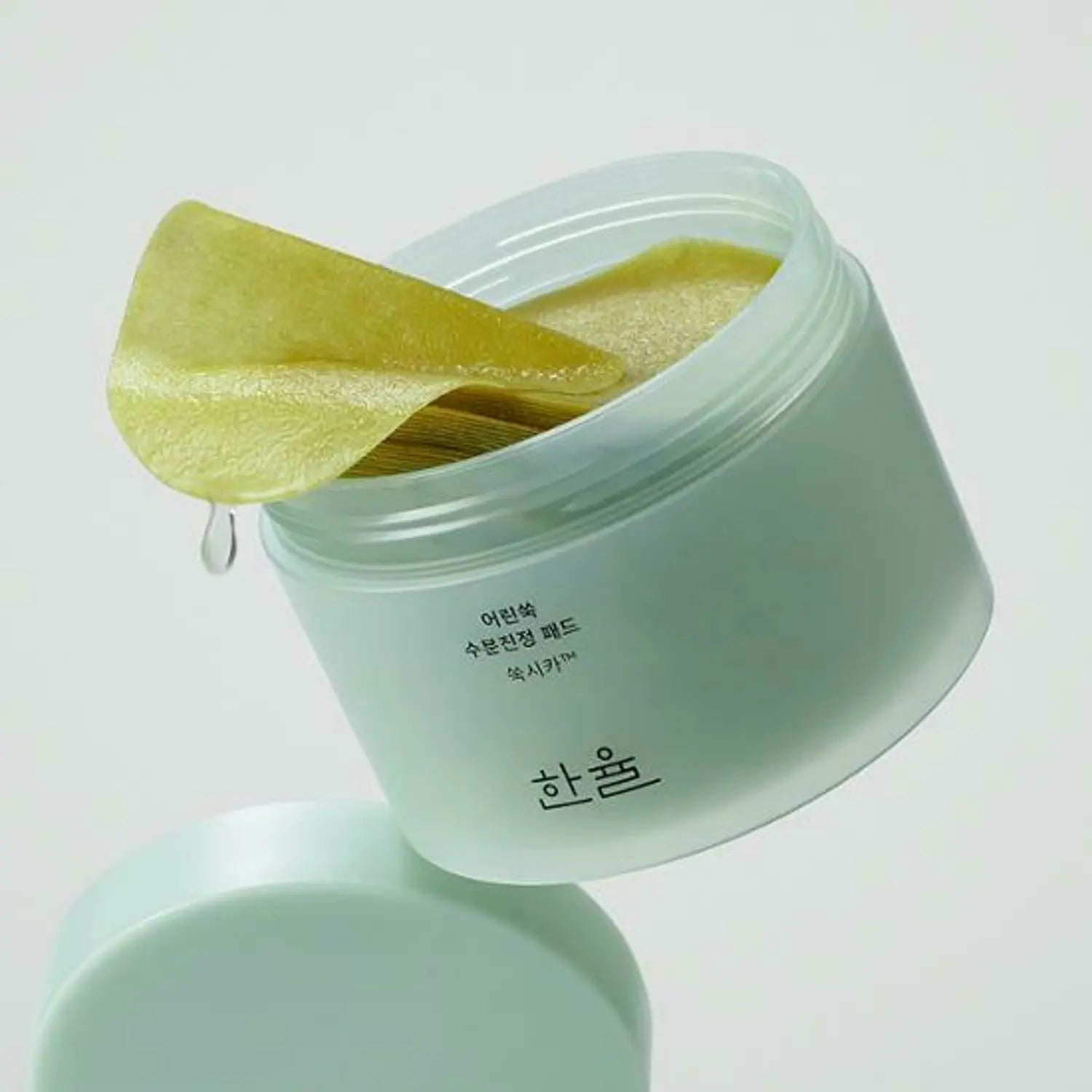HANYUL Young Mugwort Moisturizing Soohting Pad disponible sur Ma petite Coree, ton Eshop 100% K-beauty en direct de Seoul