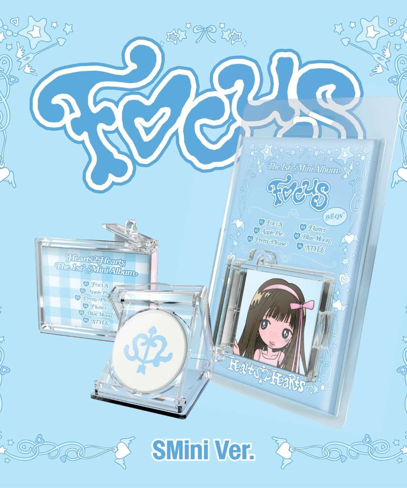 HEARTS2HEARTS - 1st Album [FOCUS] (SMini Ver.)(Smart Album) (Random) - Album Kpop, visuel bleu avec boîtier et photo.