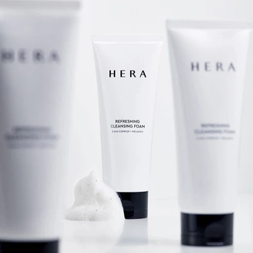 HERA Refreshing Cleansing Foam 160g, tube de mousse nettoyante HERA sur fond blanc, ambiance soin visage.
