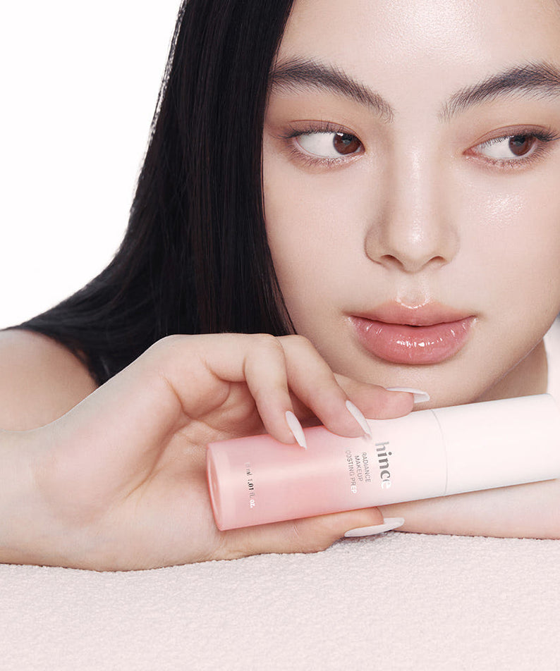 HINCE  Radiance Makeup Boosting Prep 30ml, tube sur peau lumineuse, femme maquillage, fond clair.