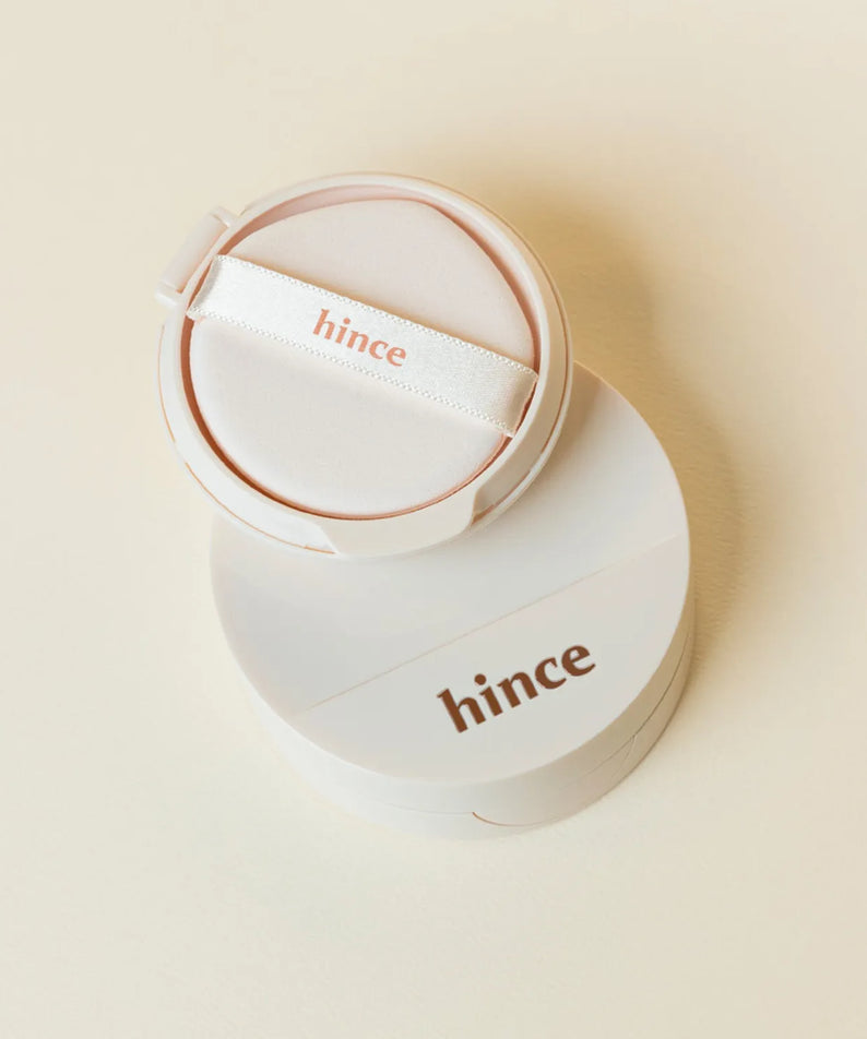 HINCE Second Skin Glow Cushion, fond de teint lumineux en coussin pour une peau éclatante et naturelle.
