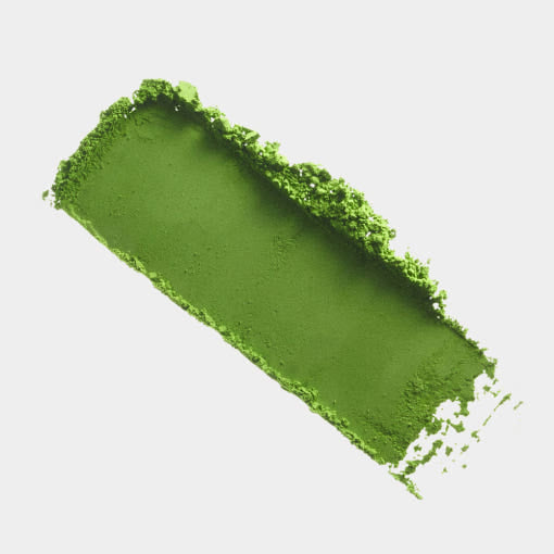 Décris l'image en français en mentionnant le produit, la marque et le contexte visuel : HIT THE TEA Super Matcha Caremony Set (Cha Seon+Cha Wan+Pure 10), poudre de matcha verte.