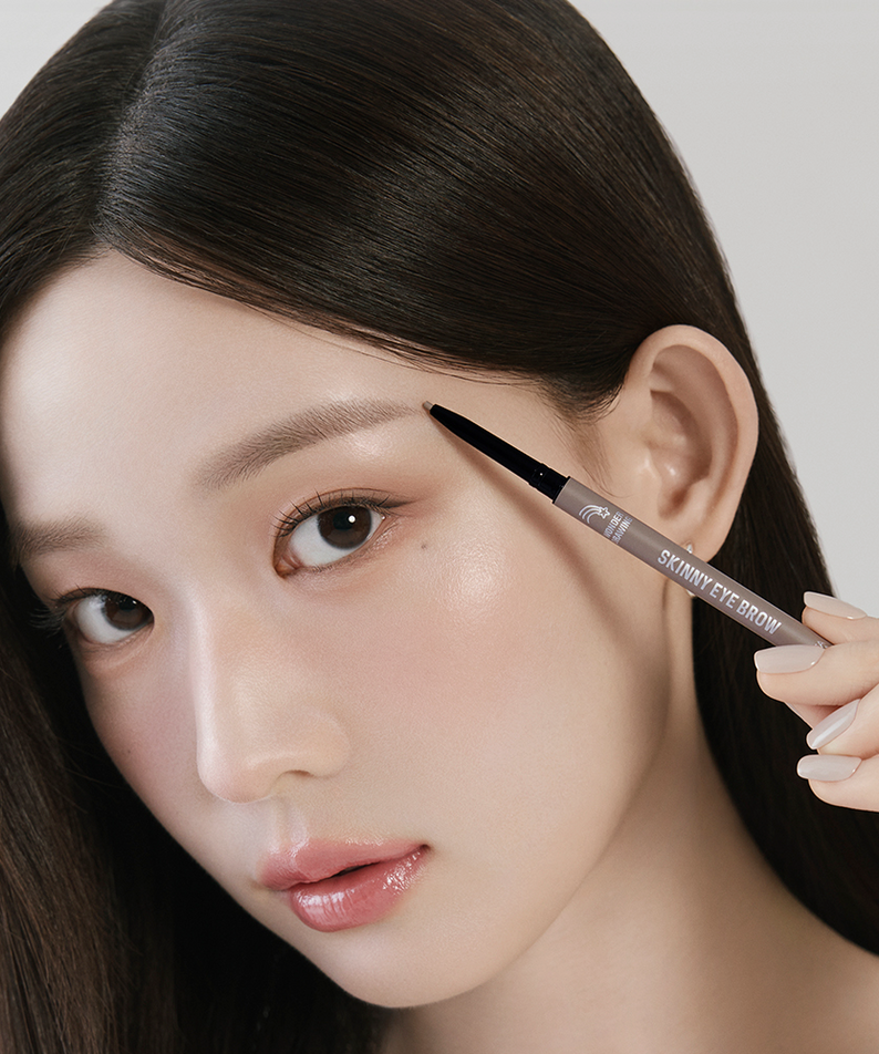 HOLIKA HOLIKA Wonder Drawing Skinny Eyebrow 0.05g, appliqué sur sourcil, marque HOLIKA, maquillage en gros plan