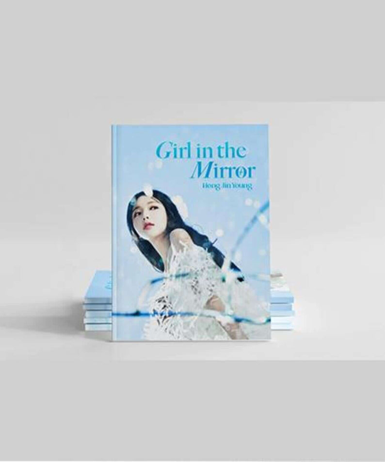 HONG JINYOUNG - [Color Mood] - Album Kpop, pochette avec fille en robe bleue et décor miroir, branding HONG JINYOUNG