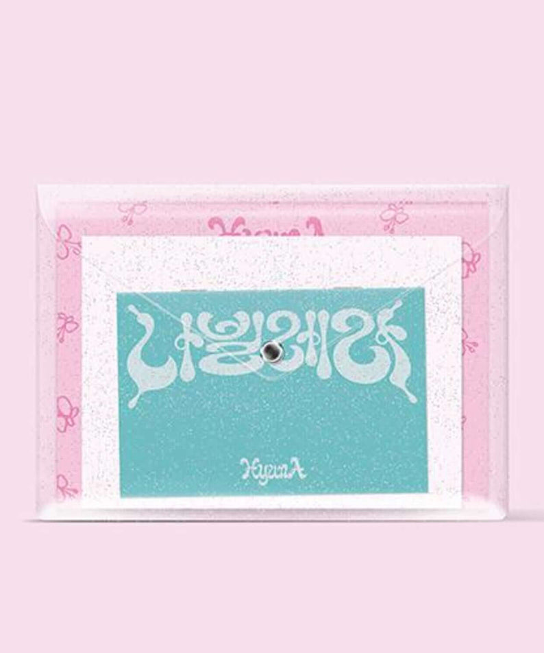 HYUNA - (8TH ) - Album Kpop : pochette de l’album HYUNA en turquoise, emballage rose sur fond clair