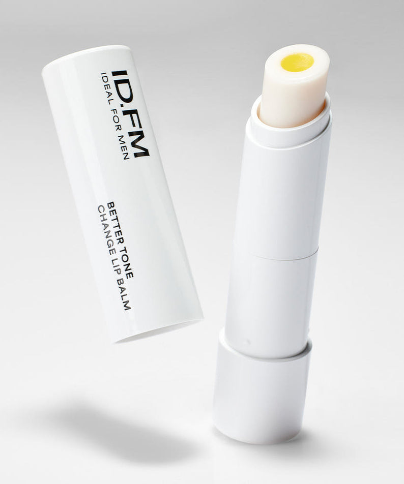 IDEAL FOR MEN Baretone Lip Balm 4g, baume lèvres Baretone en tube blanc, sur fond clair, visuel produit