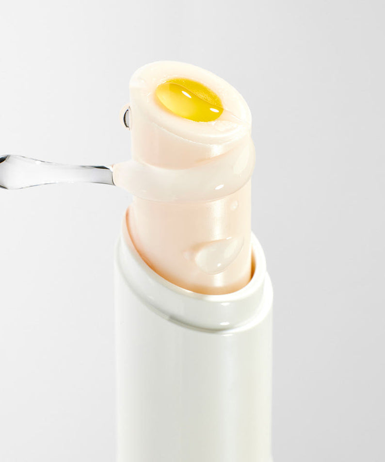 IDEAL FOR MEN Baretone Lip Balm 4g : baume à lèvres pour hommes, en gros plan sur fond clair.