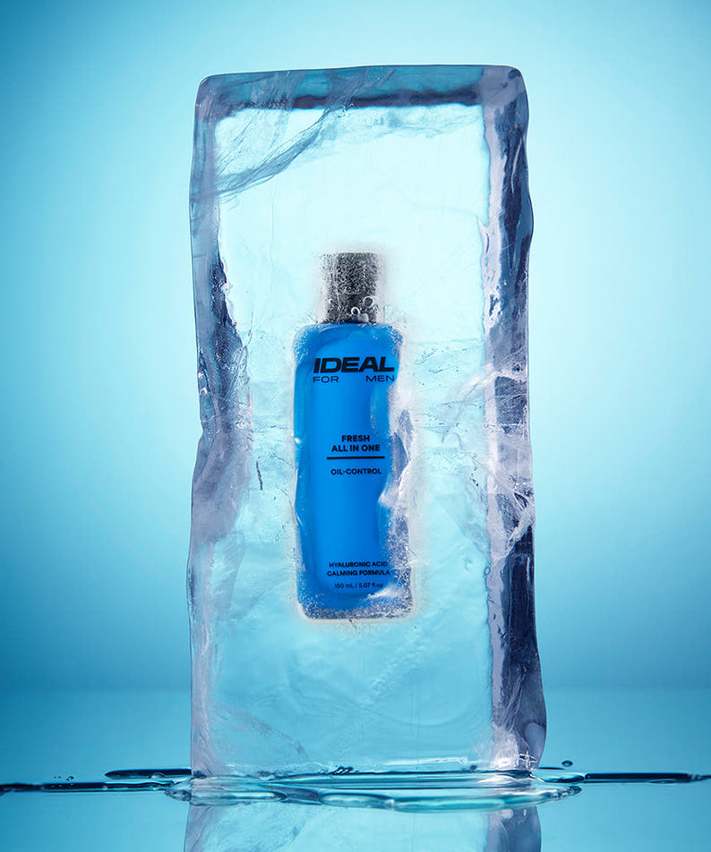 IDEAL FOR MEN Fresh All-in-One 150ml : flacon au centre, sur fond bleu, aspect frais, pour hommes, photo produit.