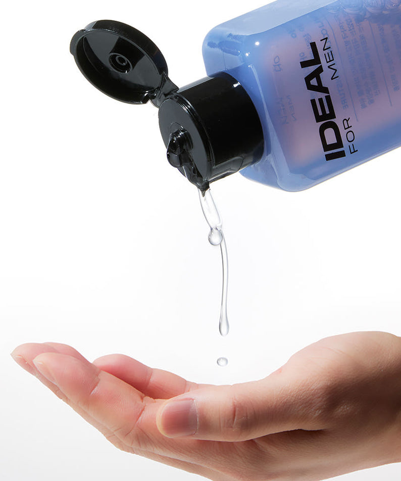 IDEAL FOR MEN Power Cooling Water Lotion 150ml, flacon bleu et main appliquant la lotion, visuel produit