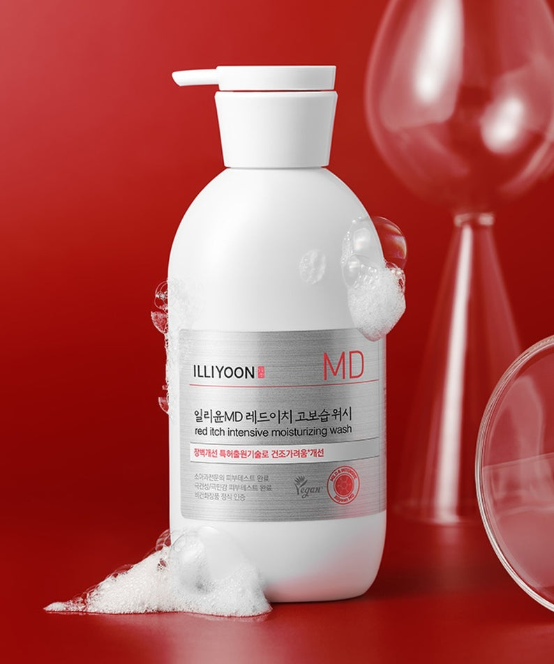 ILLIYOON Redich High Moisture Wash 470g de la marque ILLIYOON, flacon blanc sur fond rouge, gouttes et mousse