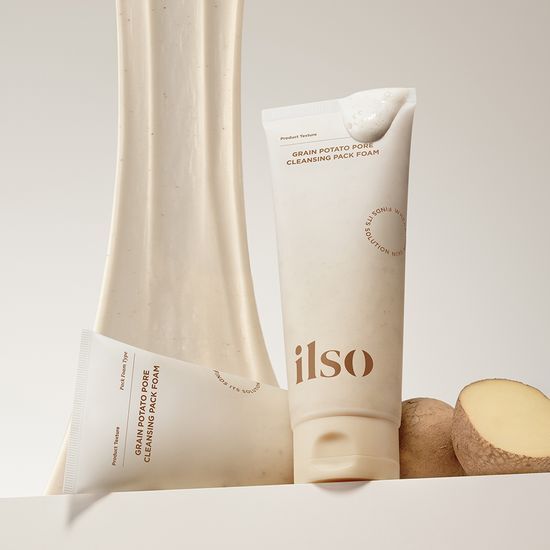 ILSO Grain Potato Cleansing Pack Foam 150ml, marque ILSO, flacon et sachets sur fond crème avec pommes de terre