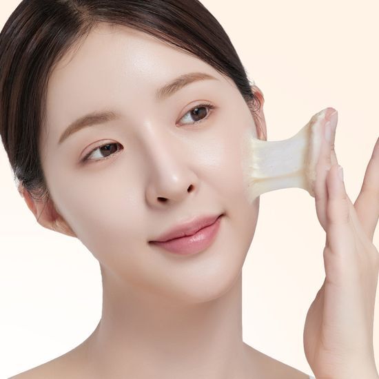 ILSO Grain Potato Cleansing Pack Foam 150ml, mousse nettoyante de la marque ILSO, portrait visage peau propre sur fond clair