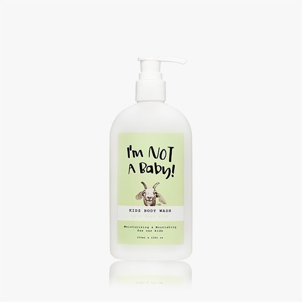 I'M NOT BABY Kids Body Wash 300ml de la marque I'M NOT BABY, flacon blanc avec pompe, fond clair.