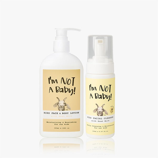 I'M NOT BABY Kids Face & Body Lotion 300ml + Kids Facial Cleanser 150ml, marque I'M NOT BABY, flacons sur fond blanc