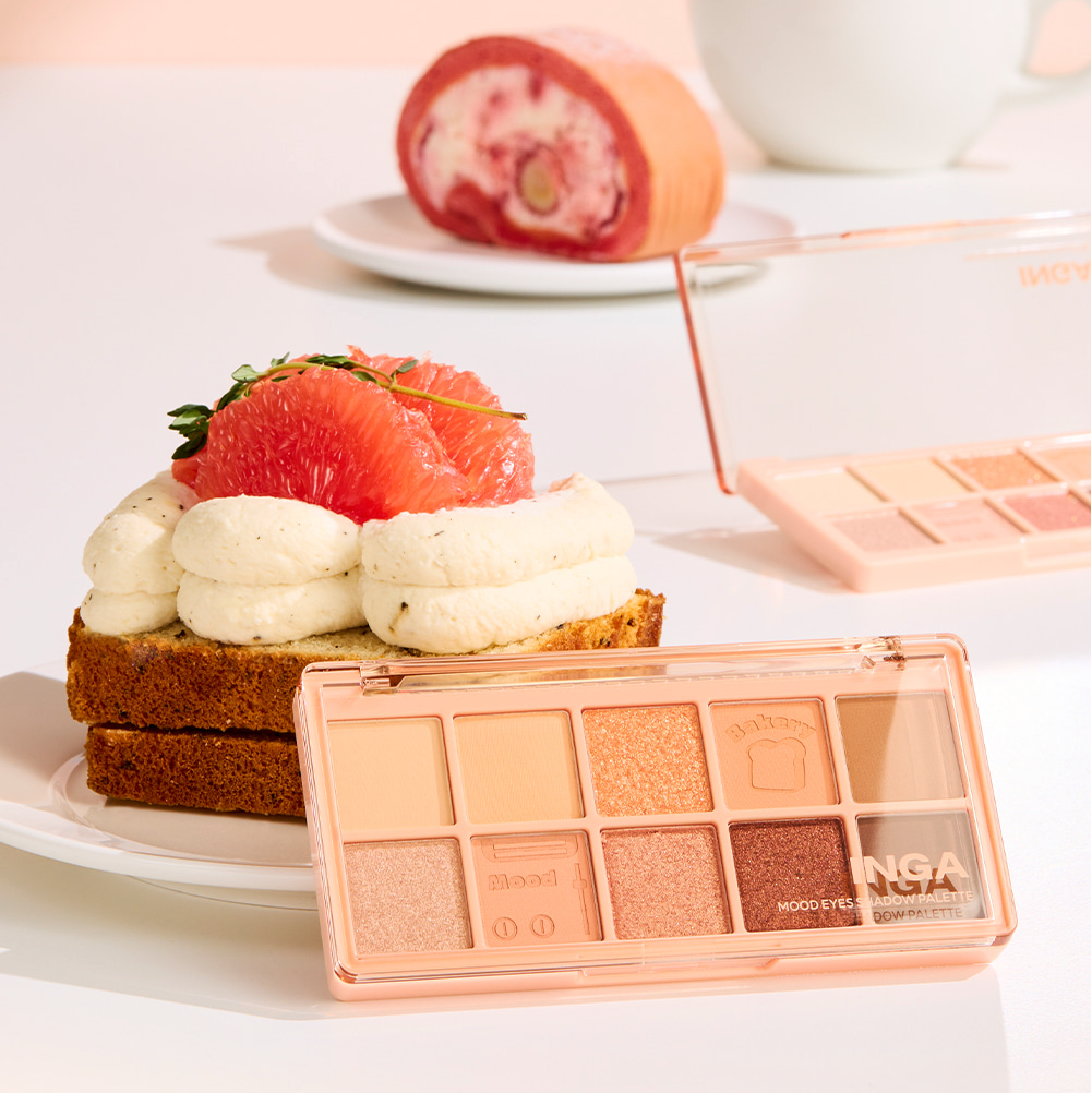 INGA Mood Eyes Shadow Palette de la marque INGA, maquillage sur fond pâtisserie, palette rose nude et fards brillants.