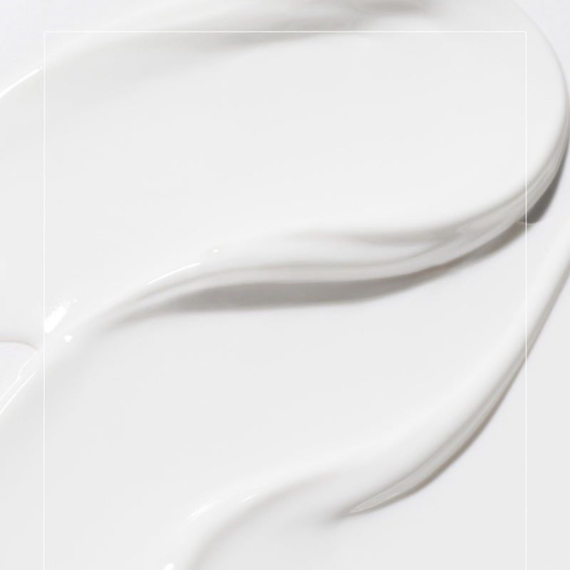 INNISFREE No Sebum Sun Cushion 14g, crème solaire mate; produit de la marque en texture blanche sur fond clair