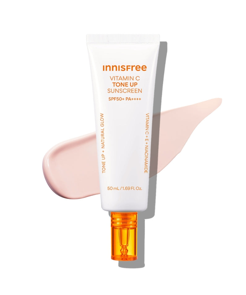 INNISFREE Vita C Spot Tone Up Sunscreen SPF50+/PA++++ 50ml sur fond blanc, écran solaire teinté pour un éclat naturel.