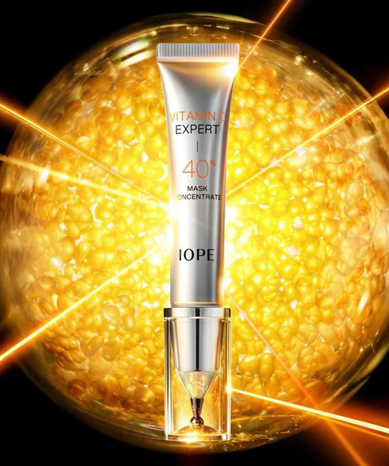 IOPE Vitamin C Expert 40% Mask Concentrate 15g, masque crème IOPE sur fond doré avec éclats lumineux