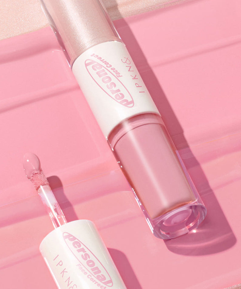 IPKN Personal Tone Cheek Lighter Duo (Cool Lighter) sur fond rose, maquillage beauté en duo éclaircissant.