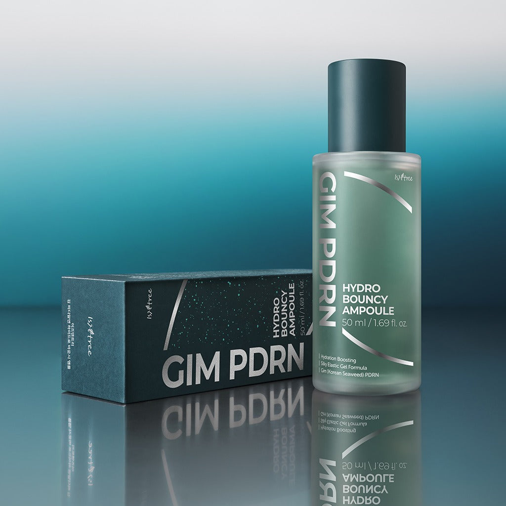 ISNTREE Gim PDRN Hydro Bouncy Ampoule 50ml, flacon vert et boîte sur fond bleu, mise en scène cosmétique