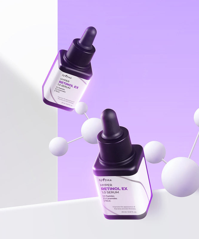 ISNTREE Hyper Retinol EX 1.0 Serum 20ml, marque ISNTREE, flacon sur fond violet avec sphères 3D, contexte cosmétique.