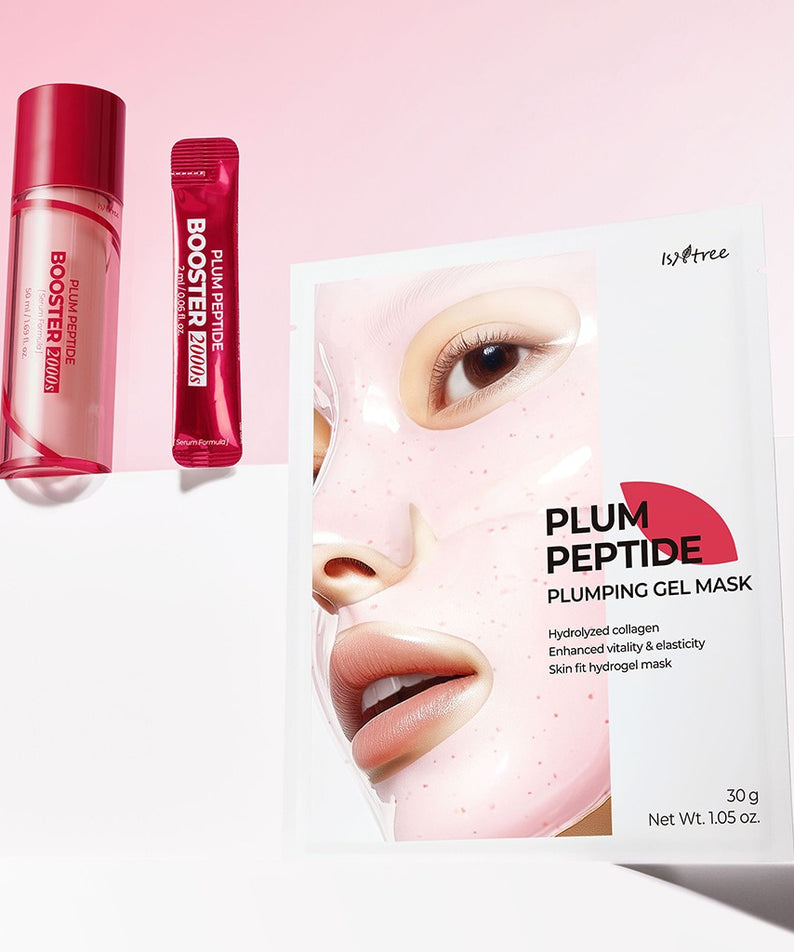 ISNTREE Plum Peptide Plumping Gel Mask 30g x 4 sheets : pack sur fond rose, avec flacon et masques ISNTREE