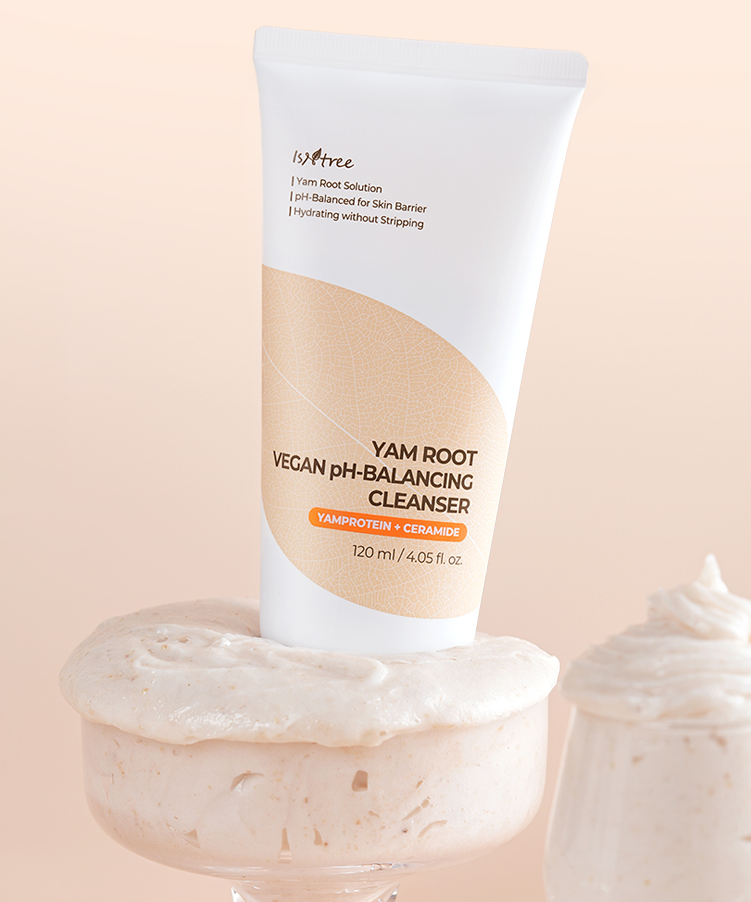 ISNTREE Yam Vegan Mildly Acidic Cleanser 120ml de la marque ISNTREE, flacon sur fond crème avec crème mousseuse