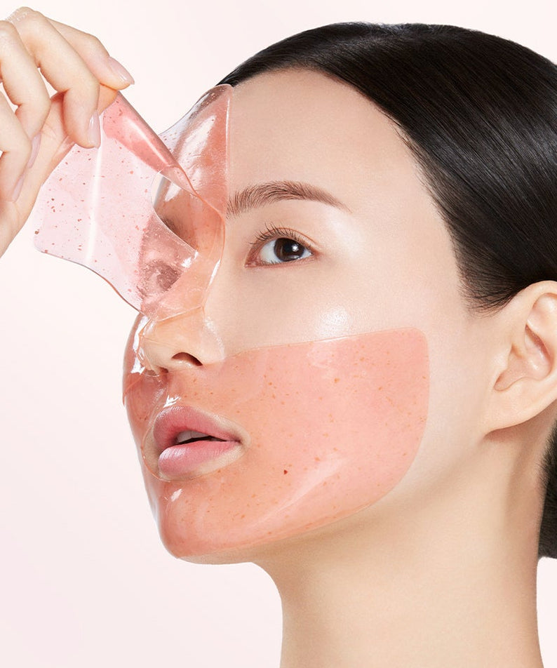 ISOI Brightening Gel Mask 29g 1 sheet, 5 pieces : femme applique un masque gel éclaircissant, peau lumineuse, image produit