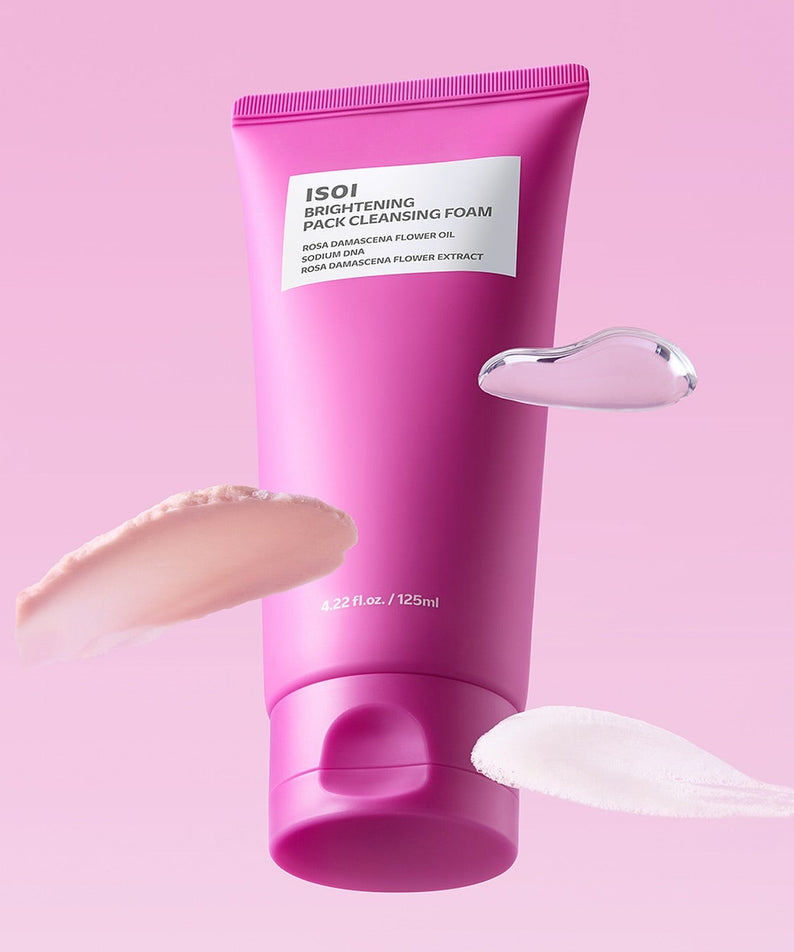 IS OI Brightening Pack Cleansing Foam 125ml de la marque IS OI, flacon rose sur fond rose, mousse au savon
