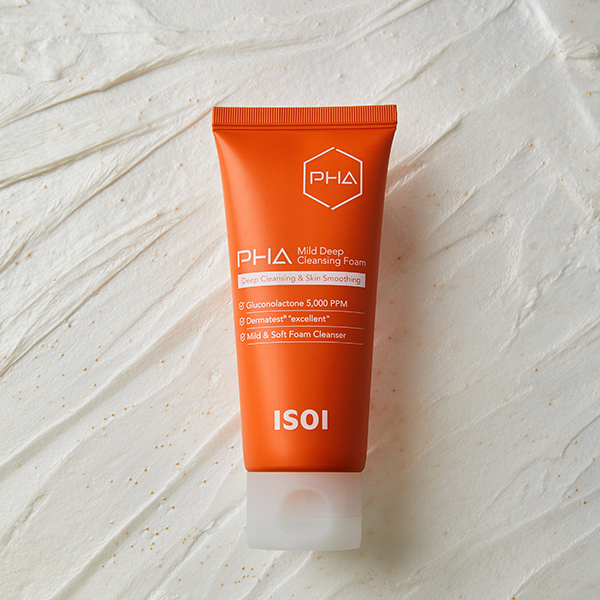 IS0I PHA Mild Deep Cleansing Foam 100ml de la marque ISOI sur fond blanc texturé, tube orange PHA