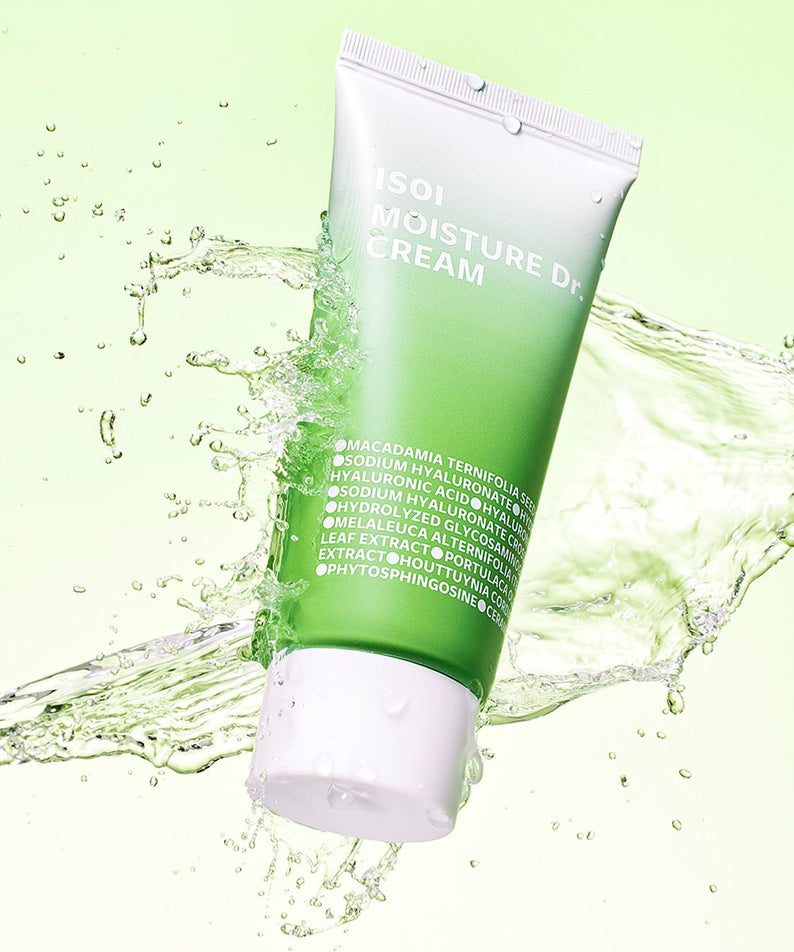 ISOI Moisture Cream 70ml sur fond vert, éclaboussures d'eau, hydratation intense pour la peau, soin visage, cosmétique naturel