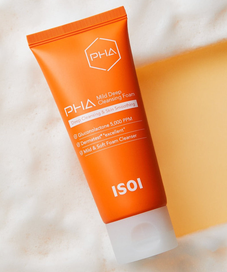 ISOI PHA Mild Deep Cleansing Foam 100ml, mousse nettoyante douce sur un fond mousseux, tube orange ISOI en 100ml