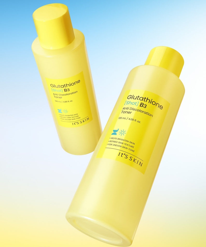 Flacons jaunes de IT'S SKIN Glutathione Shot B3 Toner 120ml sur fond bleu et jaune dégradé.