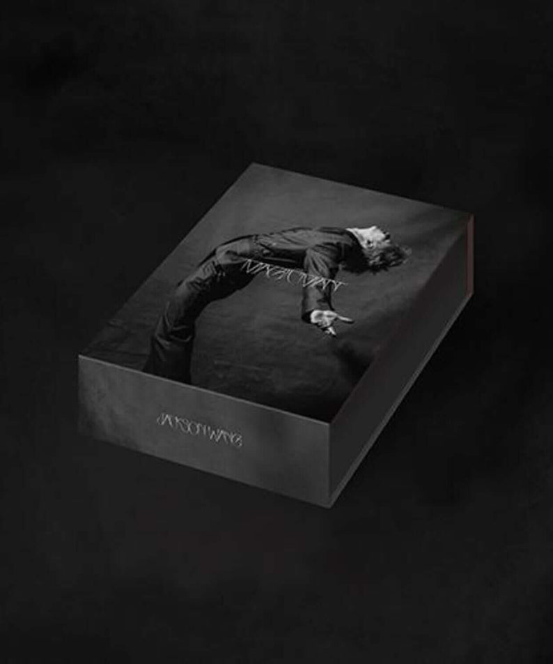 JACKSON WANG - [MAGIC MAN] (MAGIC MAN Collector’s 02 ver.) - Album Kpop : coffret photo noir, concept élégant.