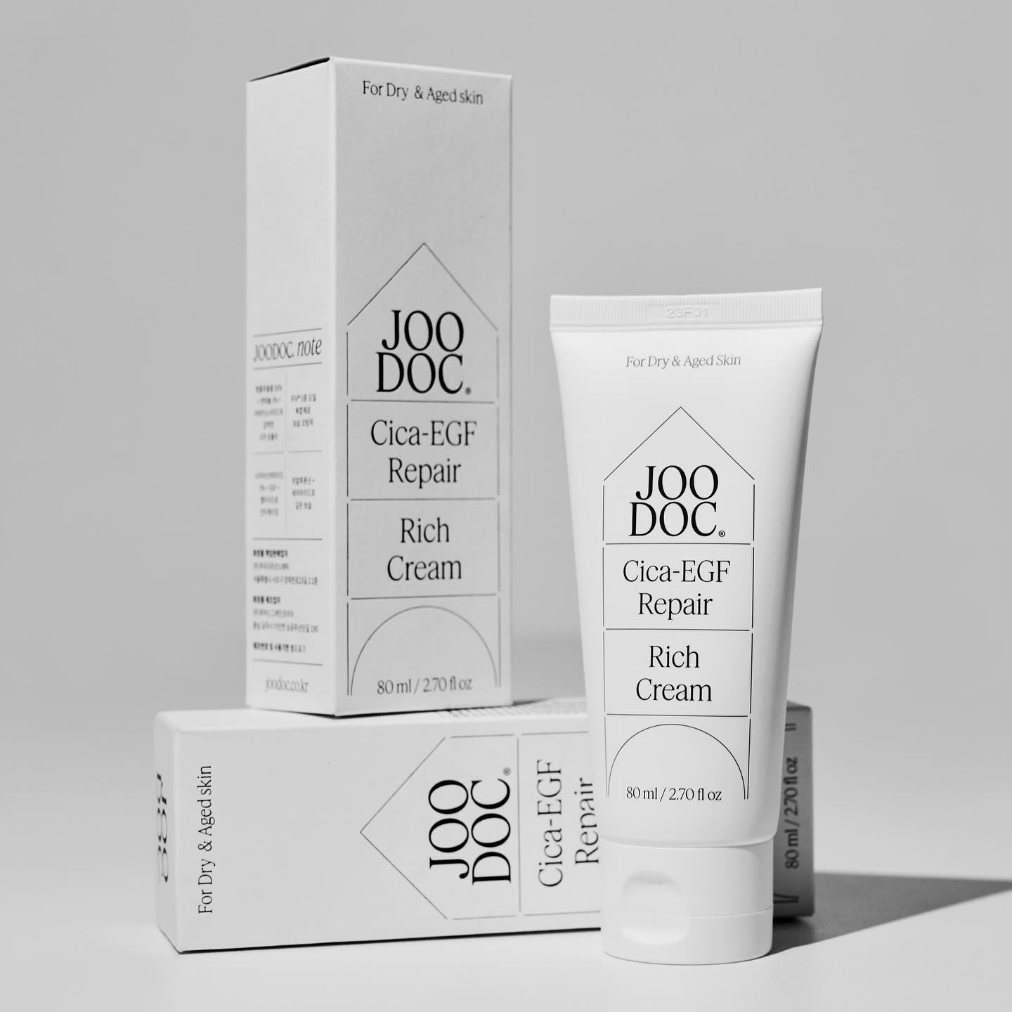 JOODOC  Cica-EGF Repair Rich Cream 80ml, crème réparatrice sur fond gris, boîte et tube en visuel produit