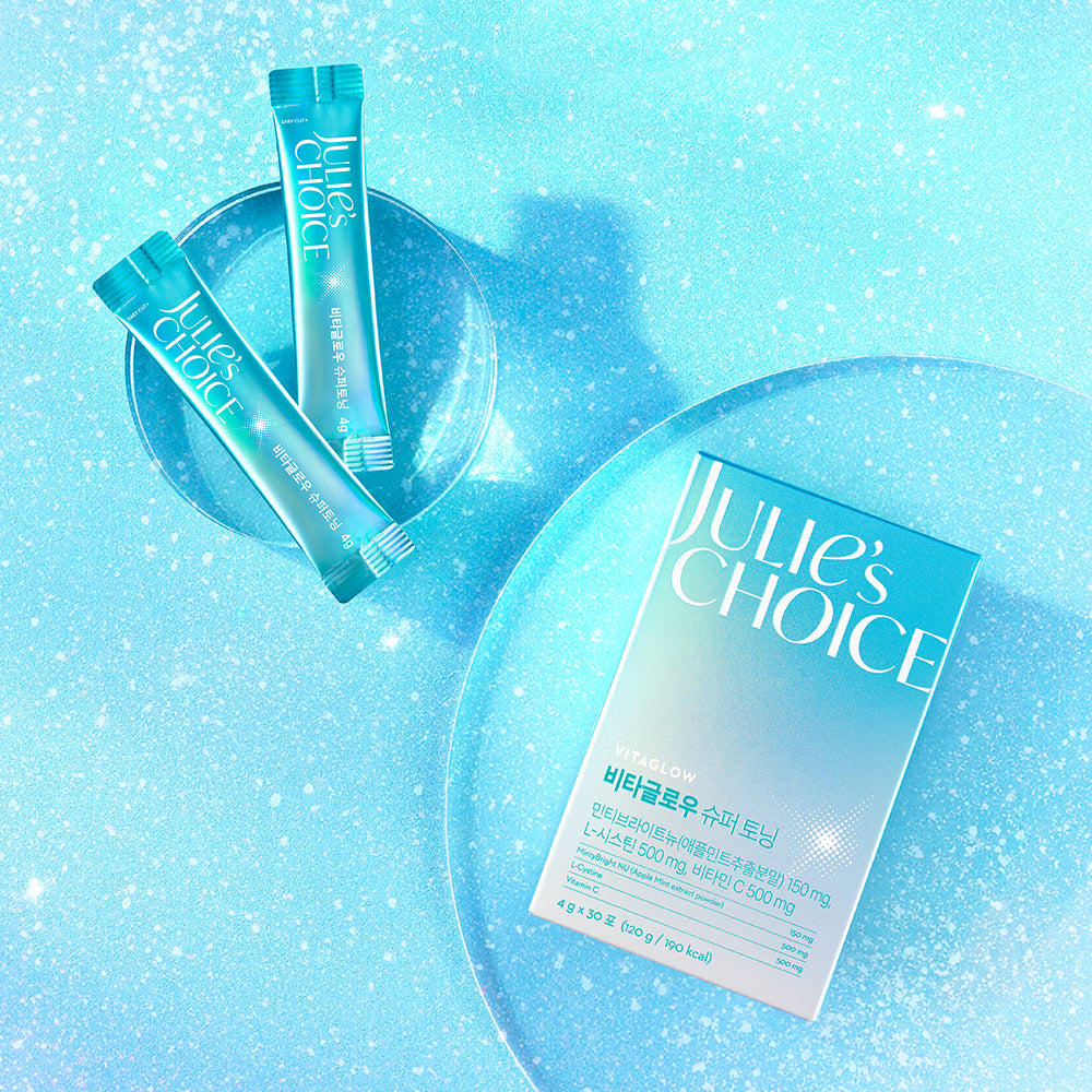 JULIE'S CHOICE Vita Glow Super Toning : flacons bleus sur fond scintillant, produit de la marque JULIE'S CHOICE