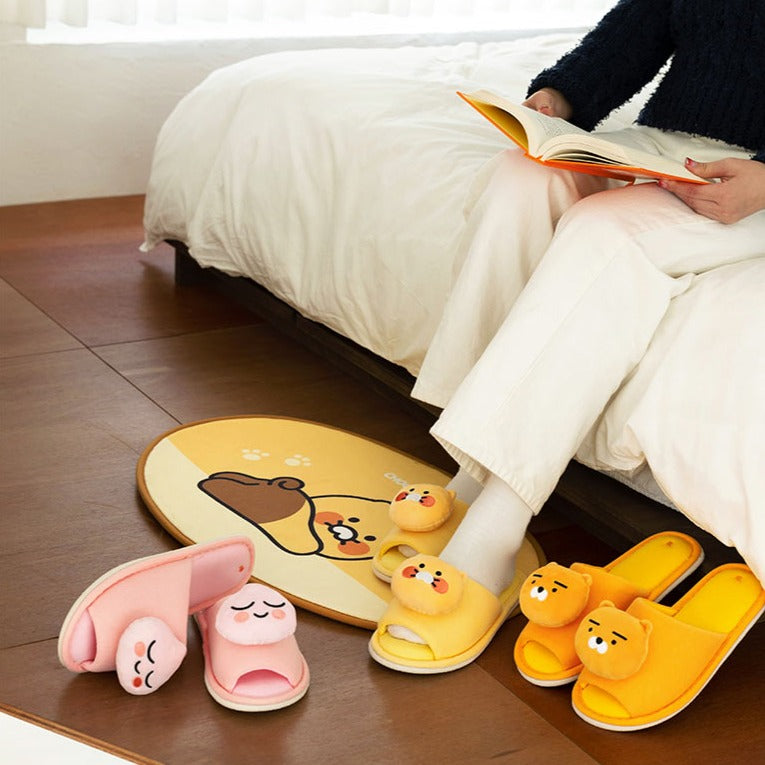 KAKAO FRIENDS Fabric Slippers disponible sur Ma petite Coree, ton Eshop 100% K-beauty en direct de Seoul