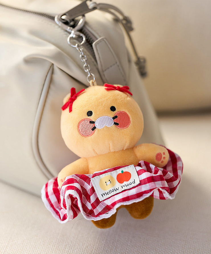 KAKAO FRIENDS Scrunchie Keyring Check : porte-clés mignon avec scrunchie à l’effigie de Ryan, sur sac beige