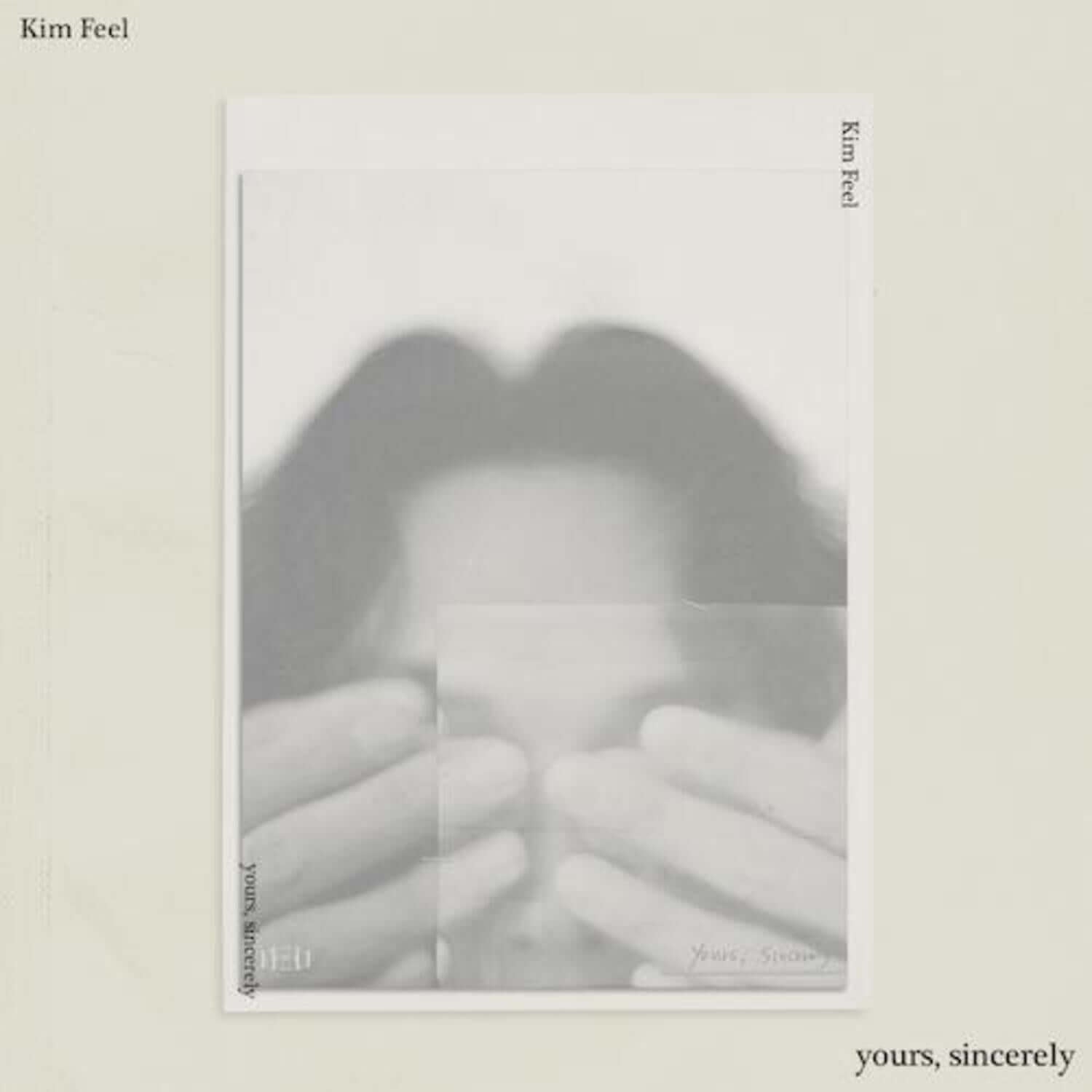 KIM FEEL - 1st Album[YOURS, SINCERELY] - Album Kpop : pochette en visuel mains, marque KIM FEEL, style minimal.
