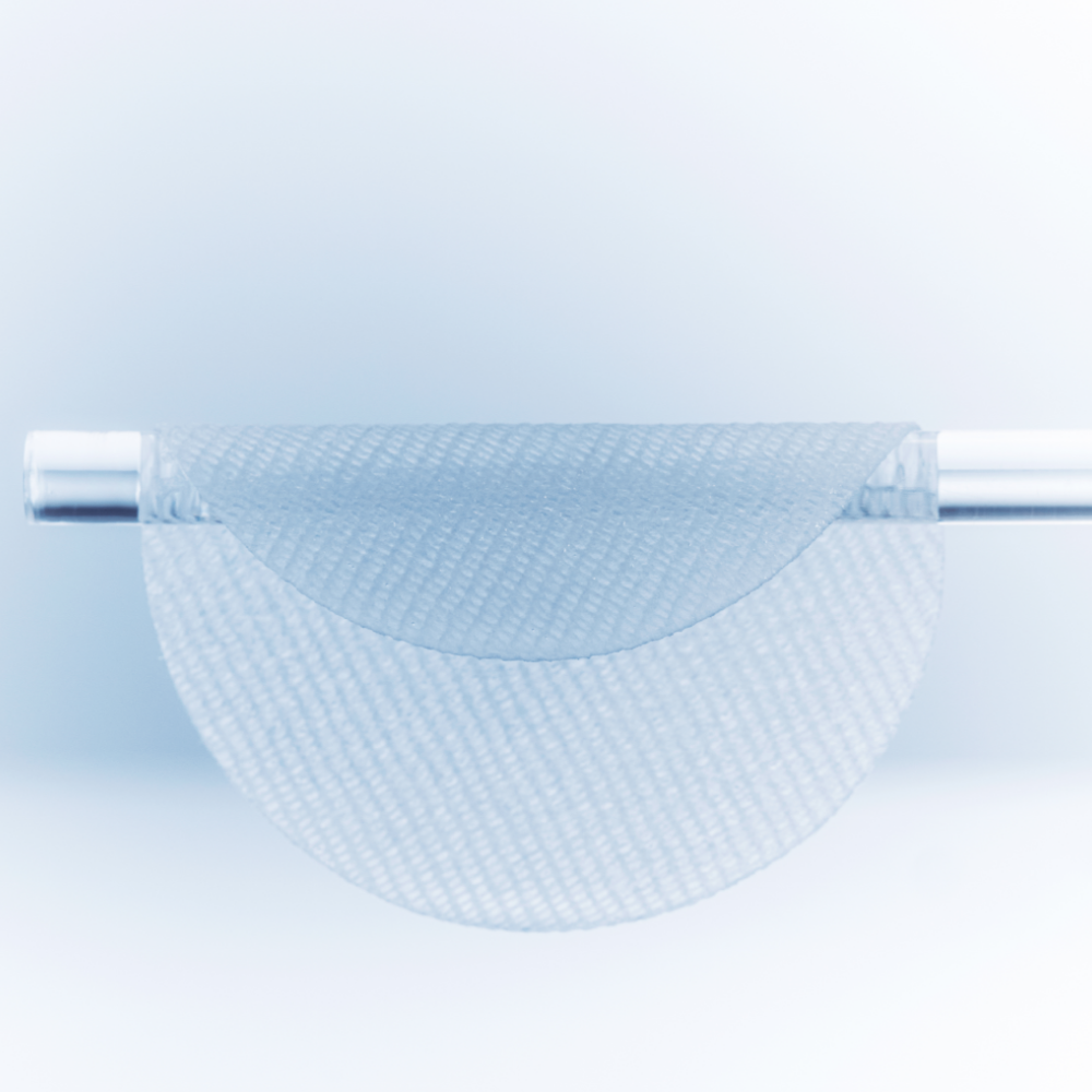 KLAIRS EGF Blue Calming Toner Pads 60 Pads, produit KLAIRS sur fond bleu, coussin/galets de pads visibles.