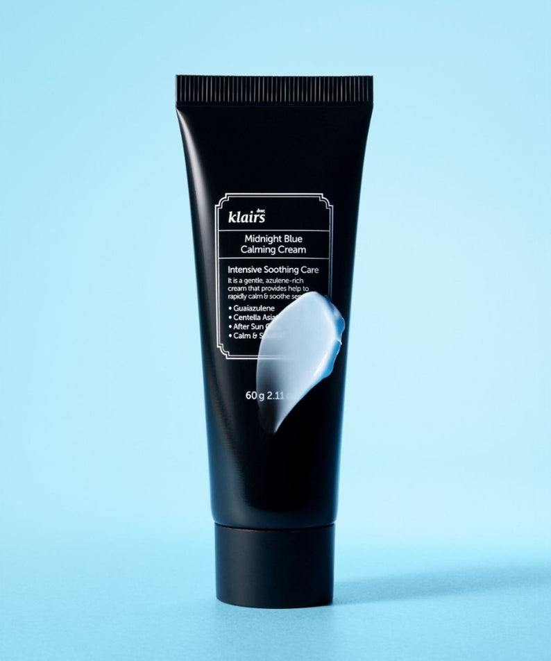 KLAIRS  EGF Midnight Blue Calming Cream 60g de la marque KLAIRS, tube bleu sur fond bleu clair.