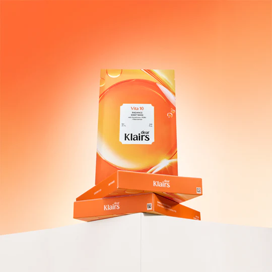 KLAIRS  Vitamin Vitality Sheet Mask 25ml 1sheet, masque en tissu sur fond orange dégradé avec marque KLAIRS