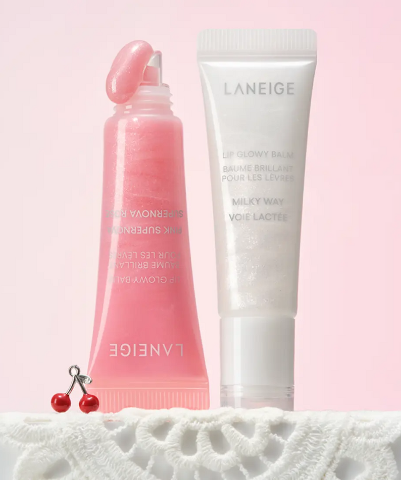 LANEIGE Lip Glowy Balm (Milky Way/Pink Supernova) 10g, baume lèvres rose; flacon et tube sur fond pastel, style dessert