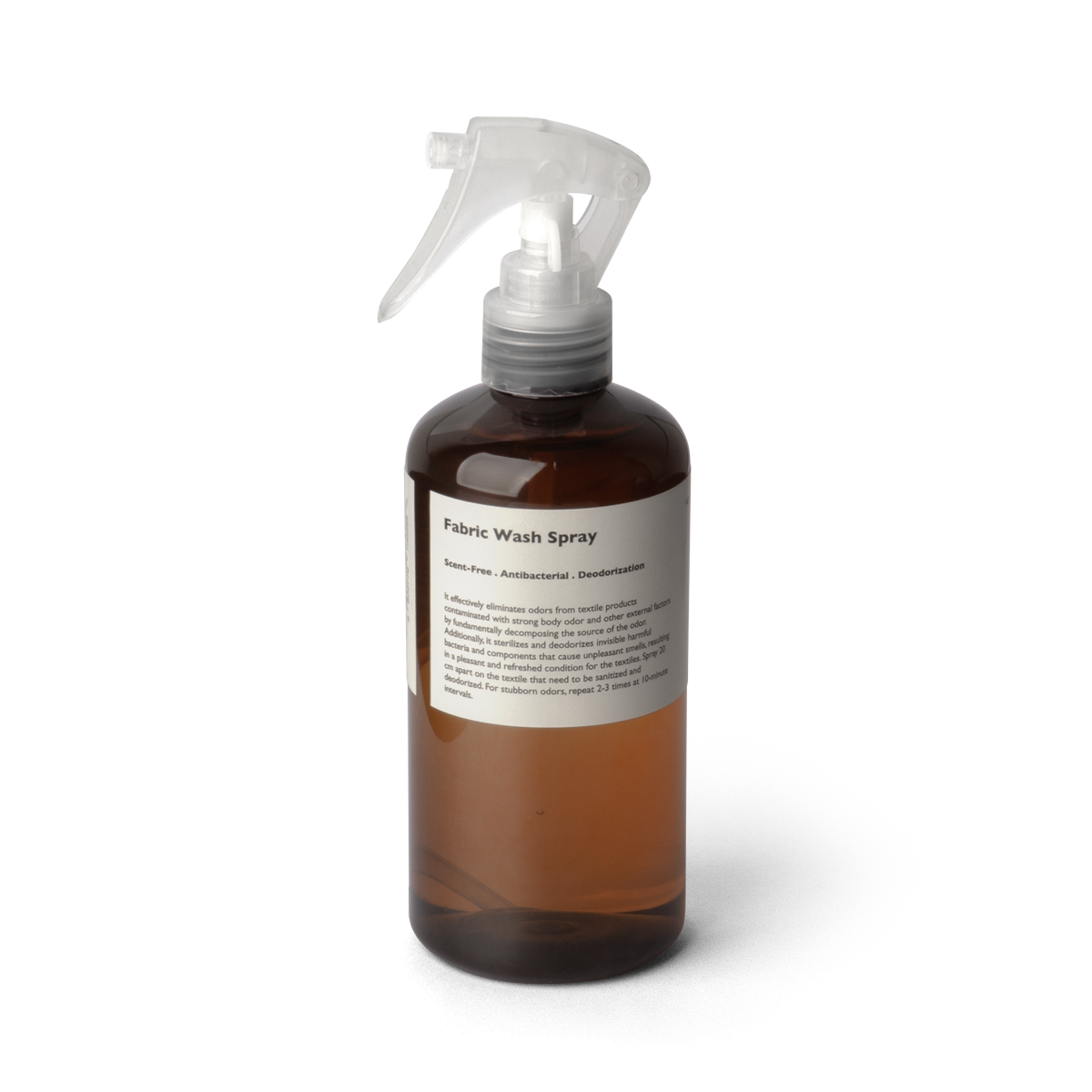 LAZY SOCIETY Fabric Fresh Spray 300ml, spray désodorisant pour textiles, bouteille brune avec brumisateur, fond blanc.