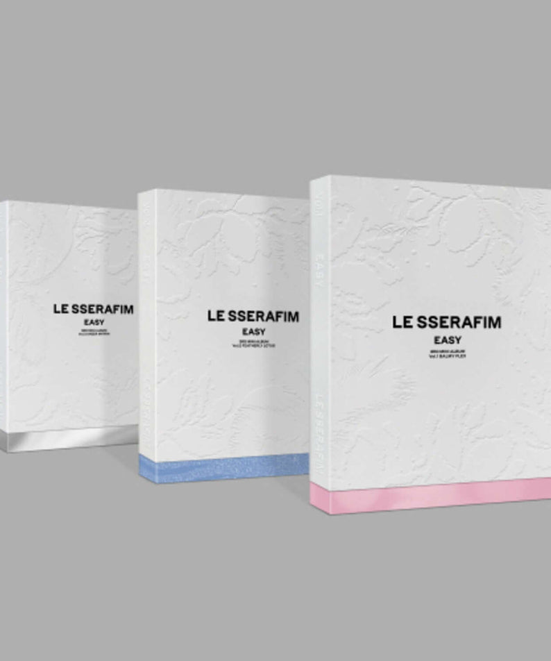 LE SSERAFIM - 3rd Album [EASY] (Random 1 of 3) - Album Kpop : coffrets blancs et bleus sur fond gris