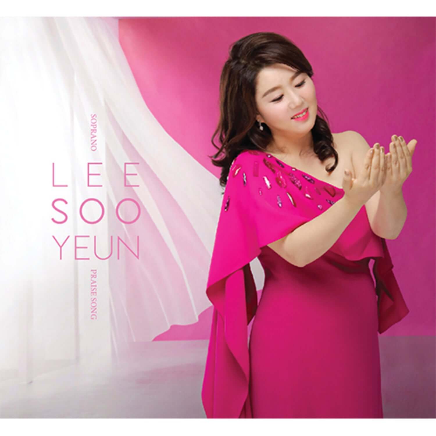 LEE SOOYEON - Album Kpop : visuel promotionnel de la chanteuse, tenue rose, fond dégradé, couverture fan edition.