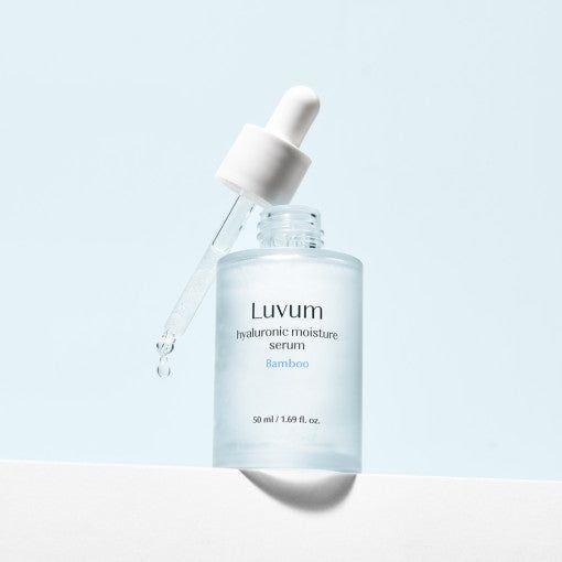 Décris l'image en français en mentionnant le produit, la marque et le contexte visuel : LUVUM Bamboo Hyaluronic Acid Moisture Serum Set 50ml+50ml