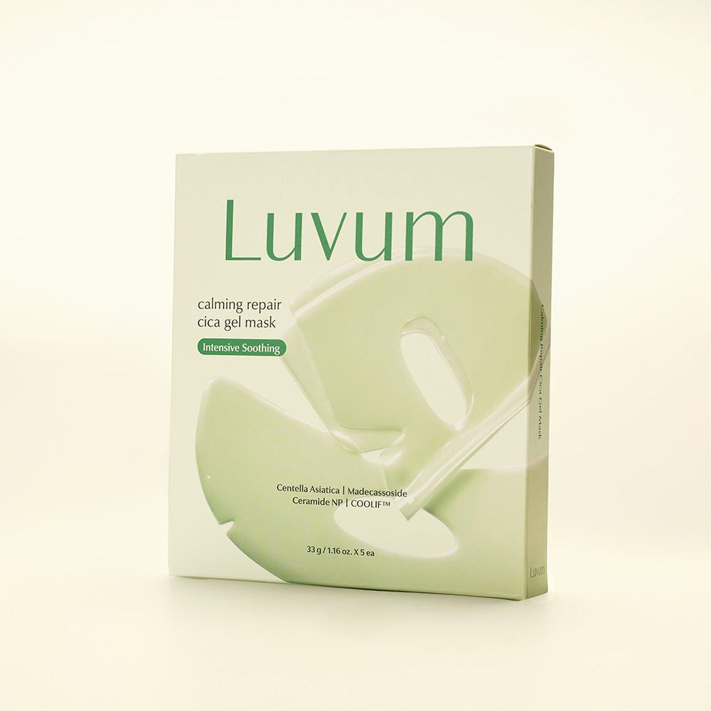 LUVUM Calming Repair Cica Gel Mask 5 Sheets, boîte verte et feuilles, sur fond clair, photo produit marque Luvum