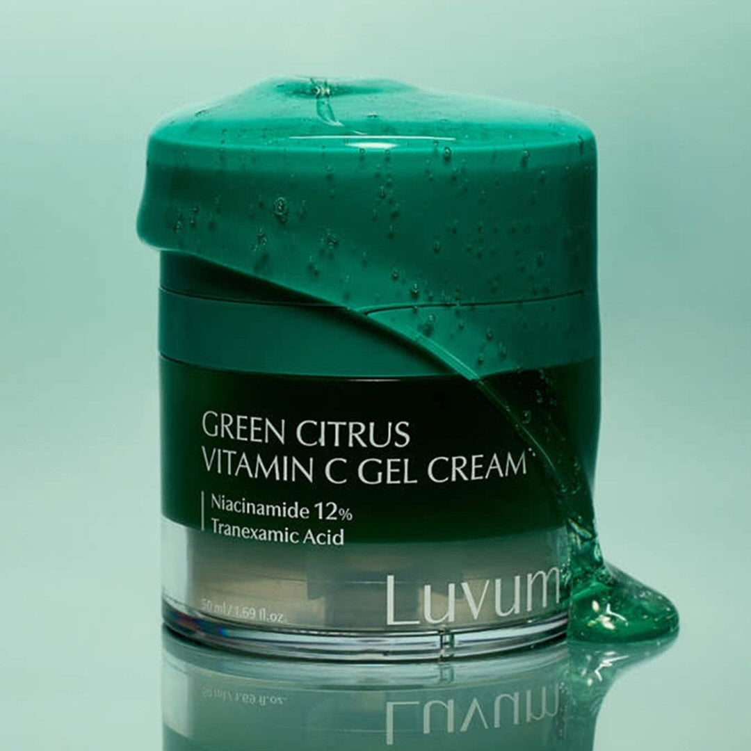 LUVUM Green Citrus Vitamin C Gel Cream Plus 50ml, pot vert sur fond clair, ambiance fraîche et moderne, marque Luvum
